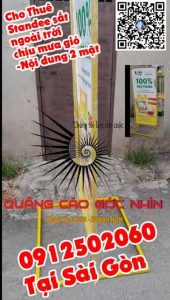 Standee 80x180 cm, ngoài trời, chân sắt, chống gió lật