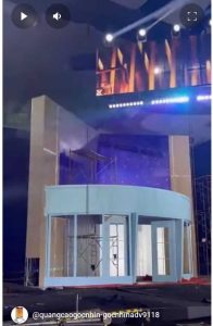 Y Tuong San Khau Xoay Tron 360 1