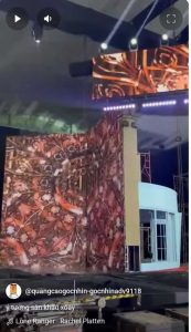 Y Tuong San Khau Xoay Tron 360 2