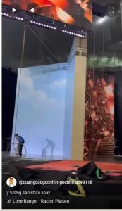 Y Tuong San Khau Xoay Tron 360 3