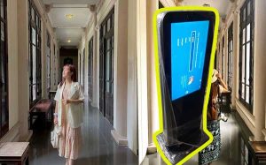 Khung Standee Dien Tu Phu Hop Cho Toa Nha Co Thu Vien Khu Di Tich