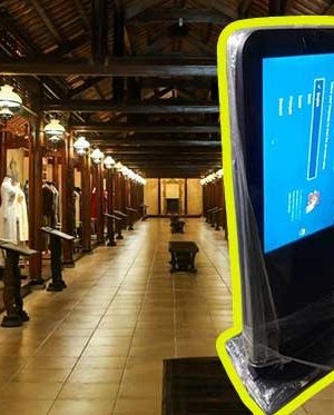 Standee Dien Tu Phu Hop Khong Gian Bao Tang Khu Trung Bay Sang Trong Showroom Gioi Thieu